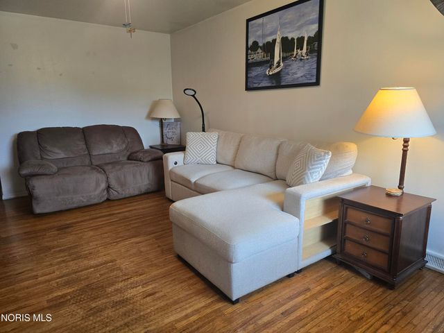 1833 Welker Avenue, Toledo, OH 43613