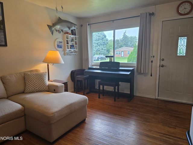 1833 Welker Avenue, Toledo, OH 43613