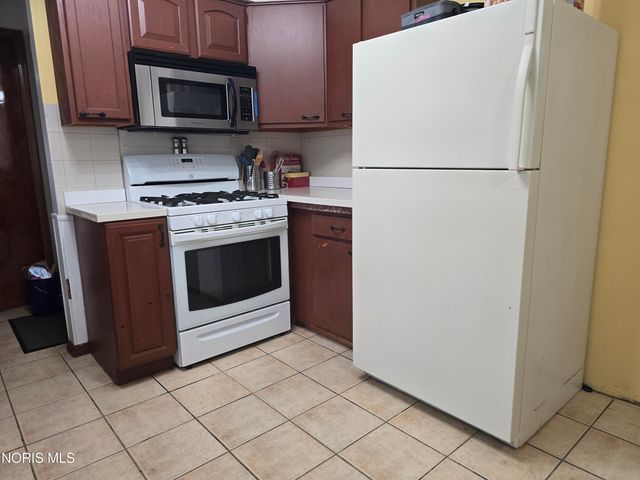 1833 Welker Avenue, Toledo, OH 43613