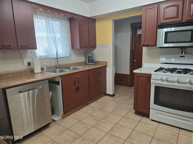 1833 Welker Avenue, Toledo, OH 43613