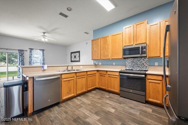 1515 HARVEST COVE Drive, Middleburg, FL 32068