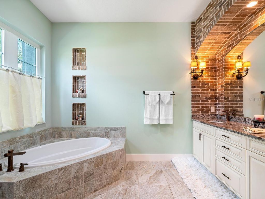 16131 DAYSAILOR TRAIL