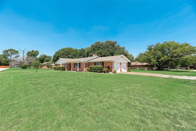 520 Pecan Street, Crowley, TX 76036