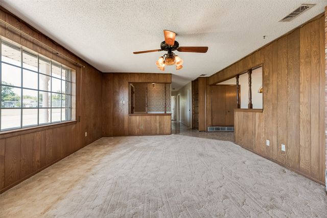 520 Pecan Street, Crowley, TX 76036