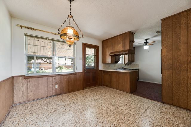 520 Pecan Street, Crowley, TX 76036