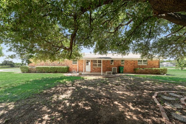520 Pecan Street, Crowley, TX 76036