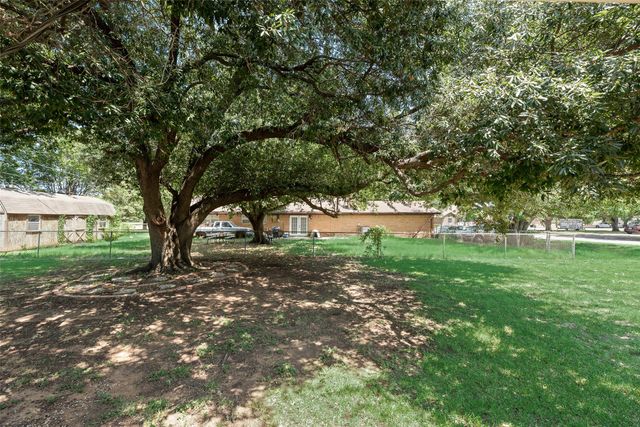 520 Pecan Street, Crowley, TX 76036