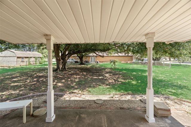 520 Pecan Street, Crowley, TX 76036