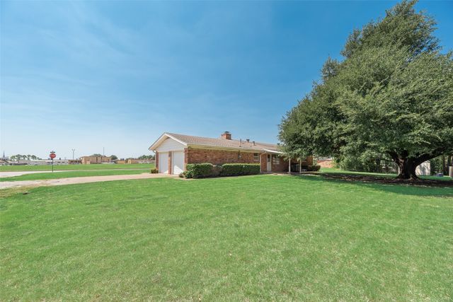 520 Pecan Street, Crowley, TX 76036