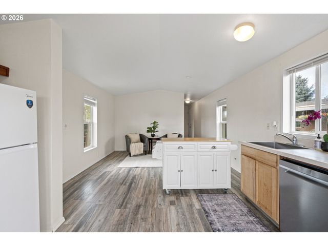 2150 LAURA St 65, Springfield, OR 97477