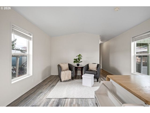 2150 LAURA St 65, Springfield, OR 97477