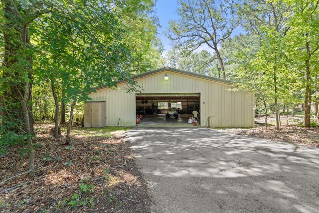 4930 W Twin Lakes Drive, Tyler, TX 75704