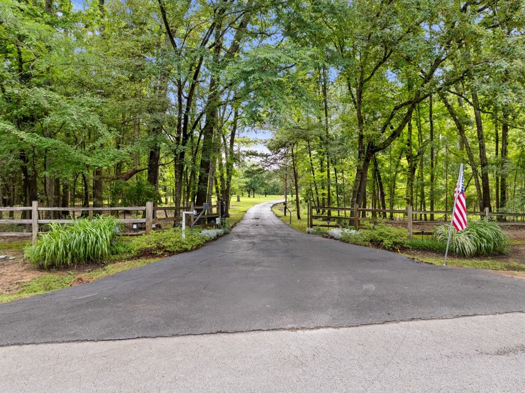 4930 W Twin Lakes Drive, Tyler, TX 75704