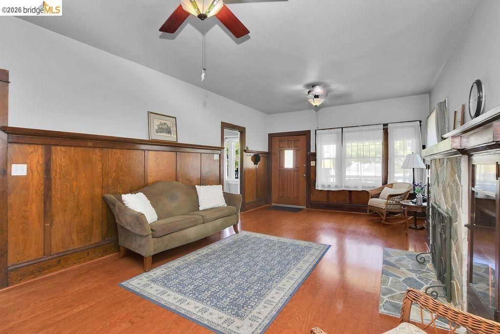 Image 11 of property listing at 325 S 2Nd St, Rio Vista, CA 94571