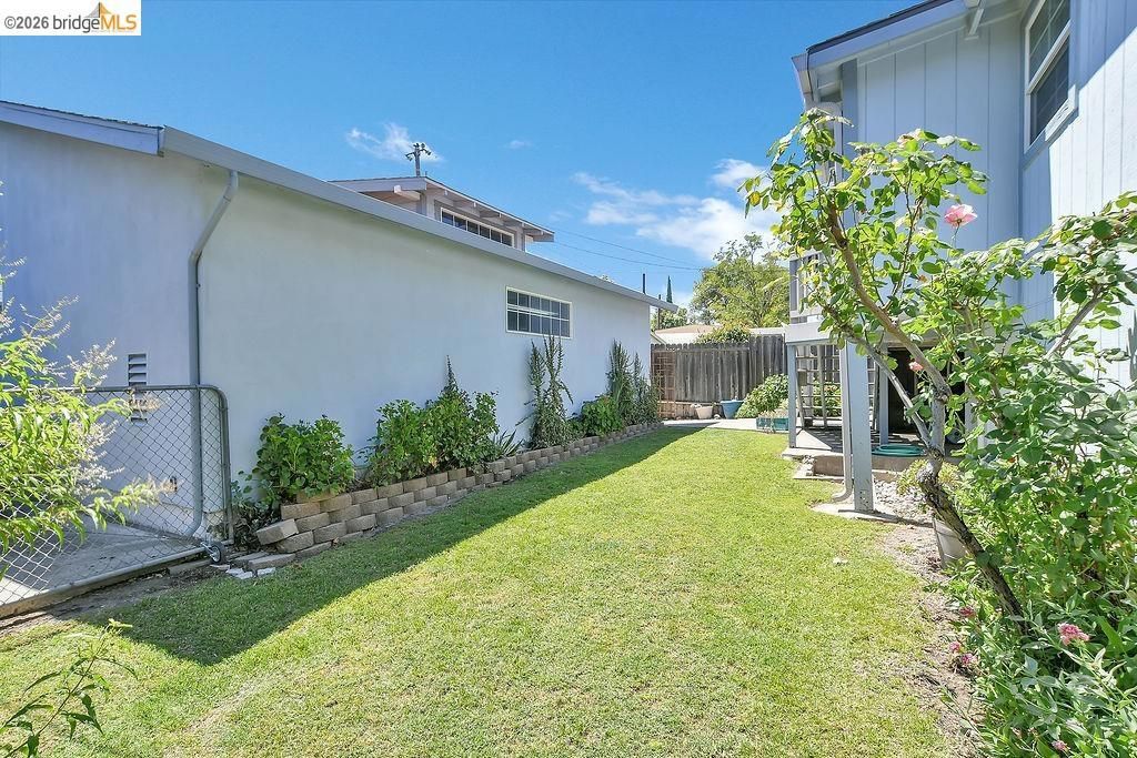 Image 24 of property listing at 325 S 2Nd St, Rio Vista, CA 94571