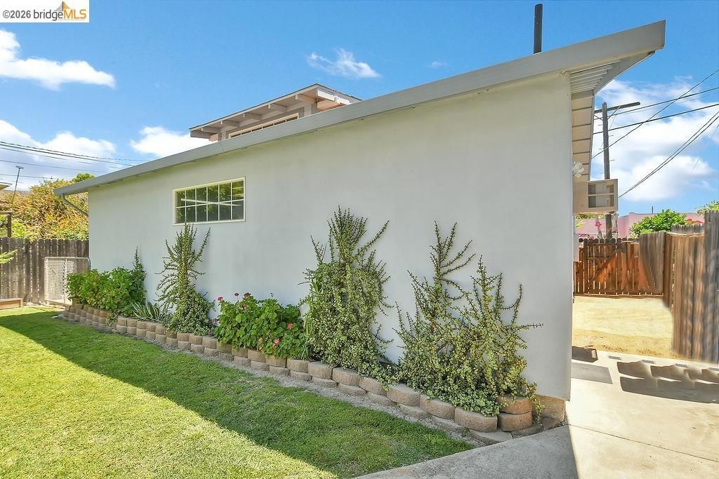 Image 25 of property listing at 325 S 2Nd St, Rio Vista, CA 94571