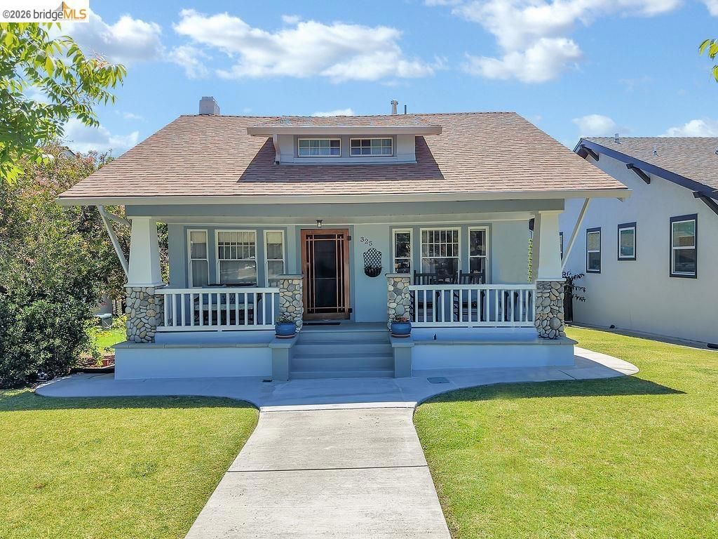 Image 4 of property listing at 325 S 2Nd St, Rio Vista, CA 94571