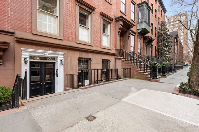 17 W 10th St Apt 1N, New York City, NY 10011