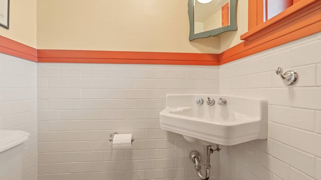 498 S Court Street, Crown Point, IN 46307