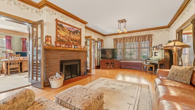 498 S Court Street, Crown Point, IN 46307