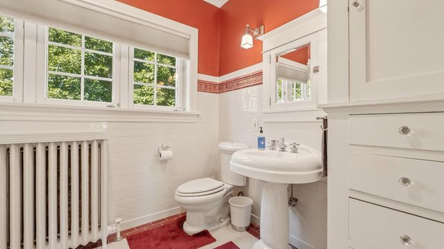 498 S Court Street, Crown Point, IN 46307