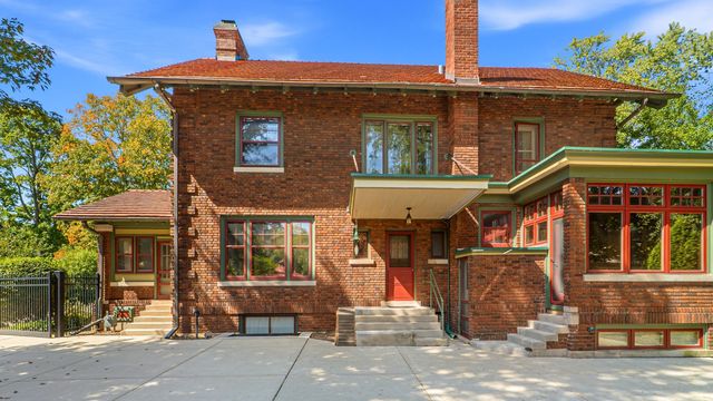 498 S Court Street, Crown Point, IN 46307
