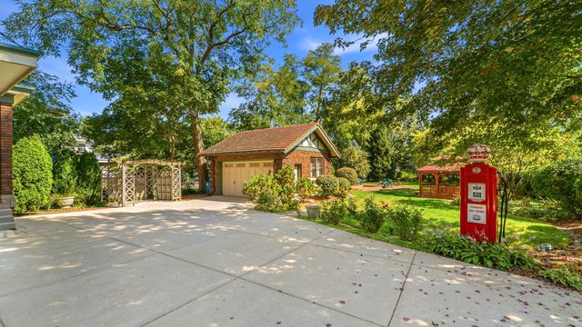 498 S Court Street, Crown Point, IN 46307