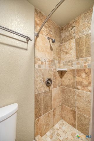 260 N Santa Clara Avenue, New Braunfels, TX 78130