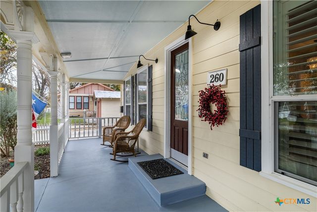 260 N Santa Clara Avenue, New Braunfels, TX 78130