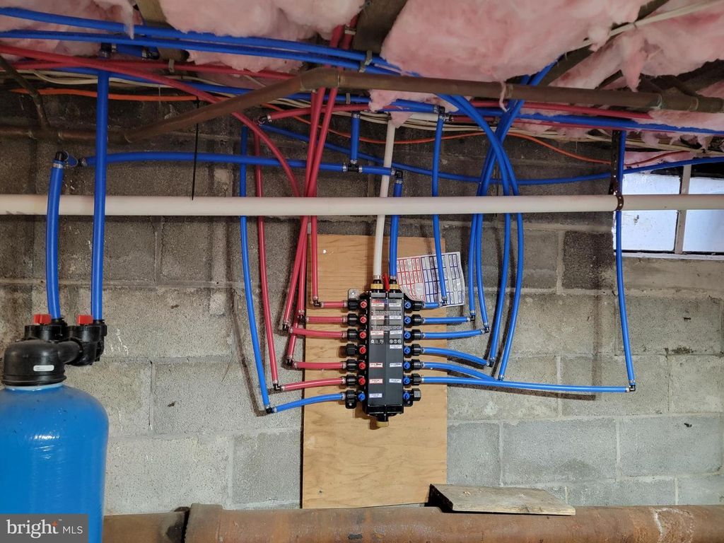 Image 8 of property listing at 516 COLUMBIA AVE, Temple, PA 19560