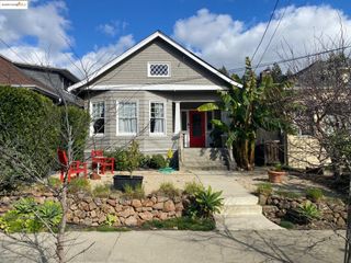 6104 Hillegass Ave, Oakland, CA 94618