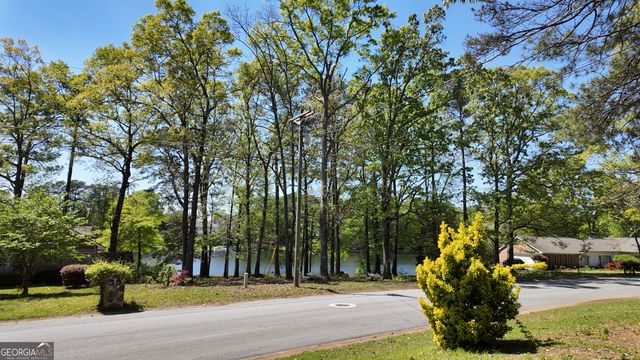 2072 hampton Trail, Conyers, GA 30013