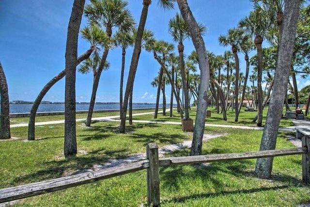 407 S LAKESIDE Drive C, Lake Worth Beach, FL 33460