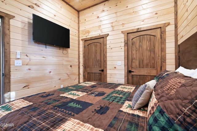 991 King Branch Road, Sevierville, TN 37876