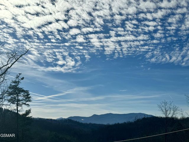 991 King Branch Road, Sevierville, TN 37876