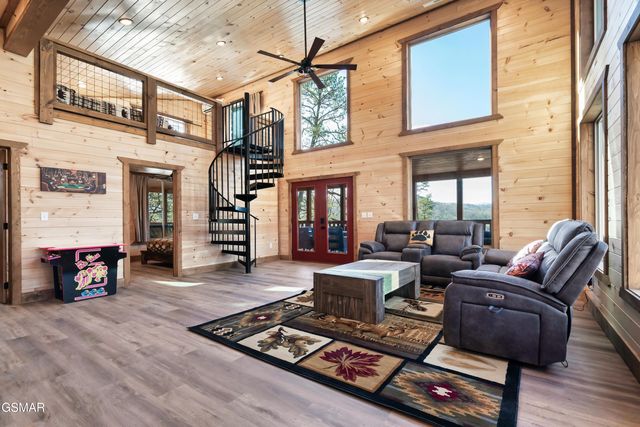 991 King Branch Road, Sevierville, TN 37876