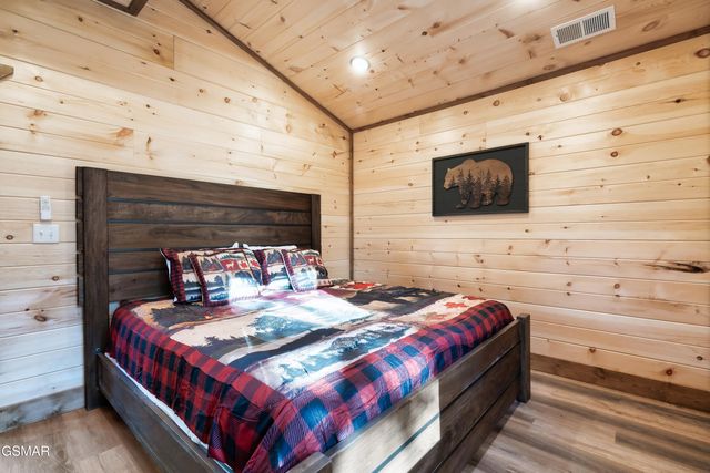 991 King Branch Road, Sevierville, TN 37876