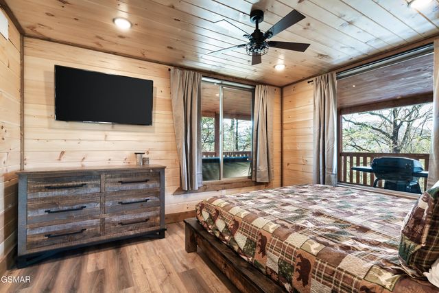 991 King Branch Road, Sevierville, TN 37876