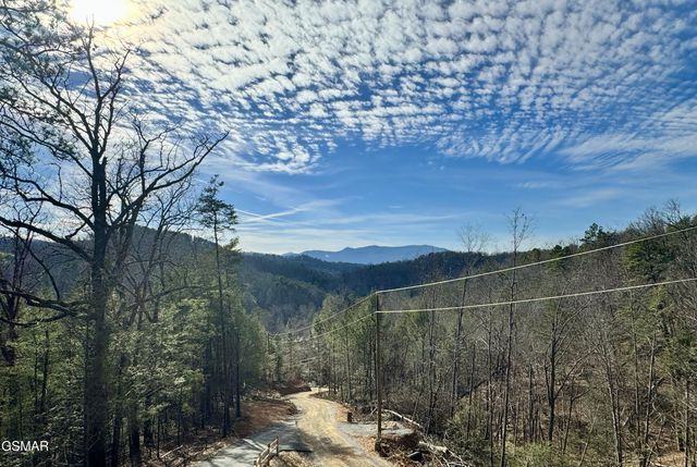 991 King Branch Road, Sevierville, TN 37876