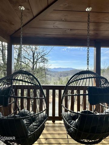 991 King Branch Road, Sevierville, TN 37876