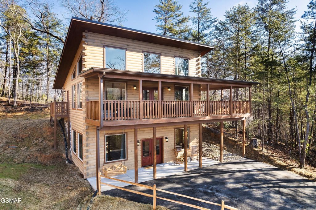 991 King Branch Road, Sevierville, TN 37876