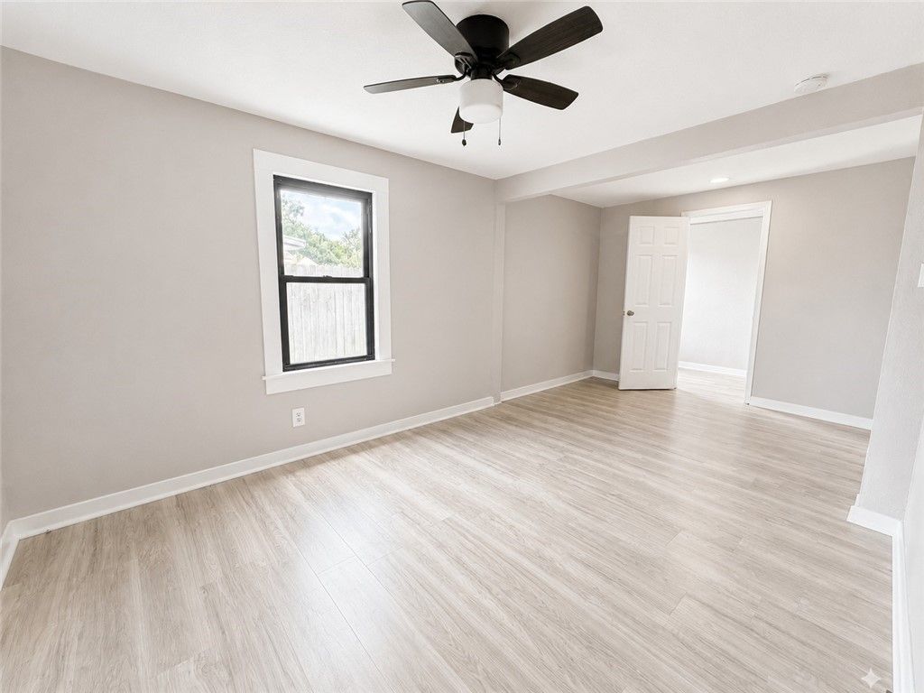 233 Blevins St, Corpus Christi, TX 78415 — photo 4