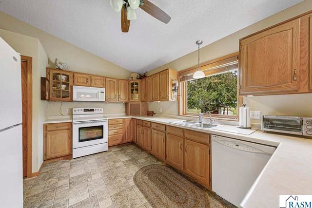 554 Karmil Place, Gaylord, MN 55334