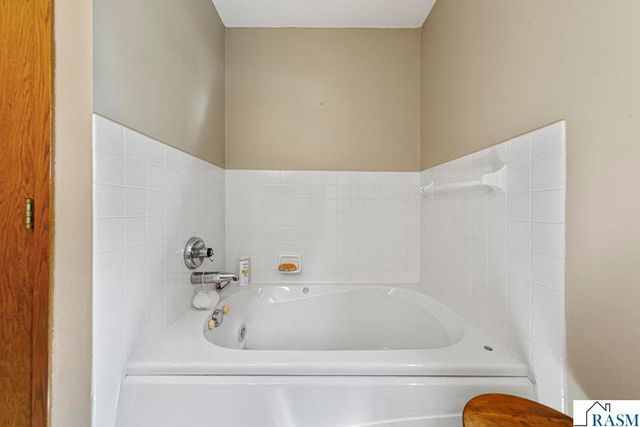 554 Karmil Place, Gaylord, MN 55334