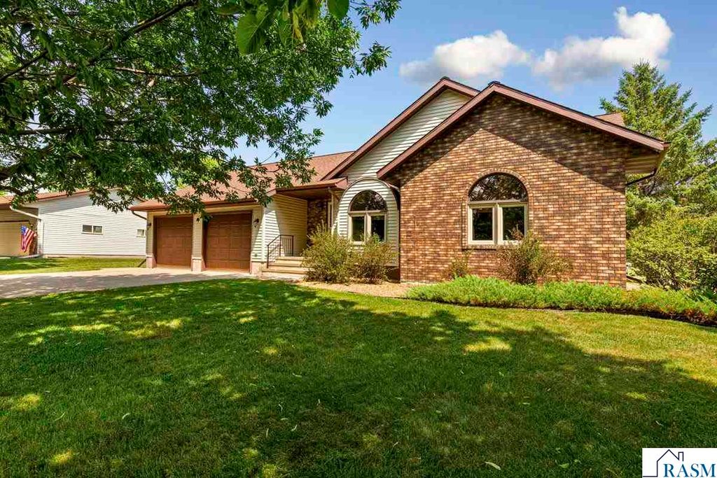 554 Karmil Place, Gaylord, MN 55334