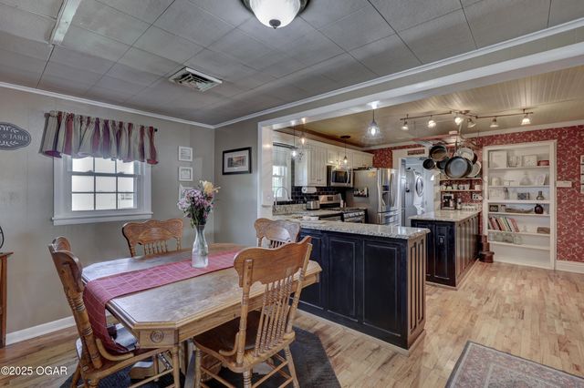 3617 SW Center Road, Columbus, KS 66725