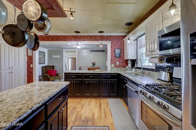 3617 SW Center Road, Columbus, KS 66725