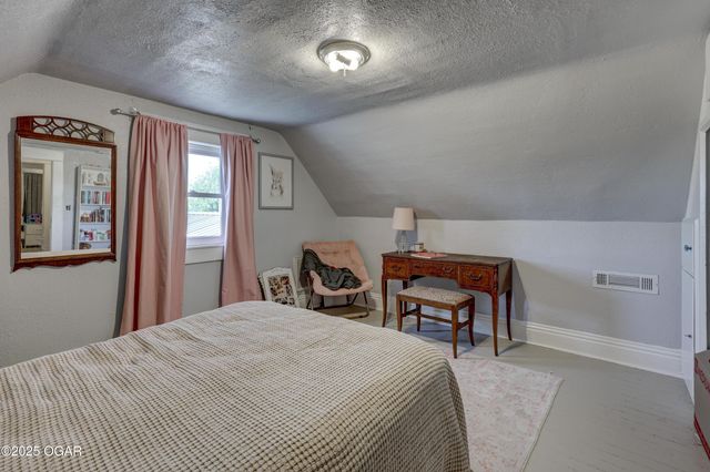 3617 SW Center Road, Columbus, KS 66725