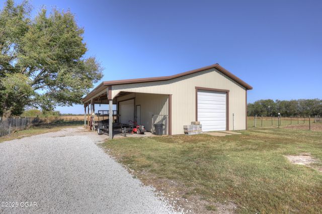 3617 SW Center Road, Columbus, KS 66725