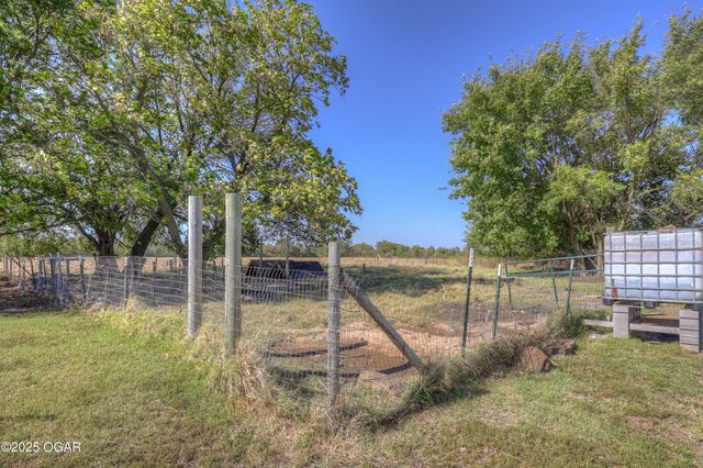 3617 SW Center Road, Columbus, KS 66725